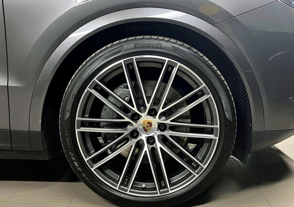 Porsche Cayenne cena 399000 przebieg: 74921, rok produkcji 2019 z Goniądz małe 781